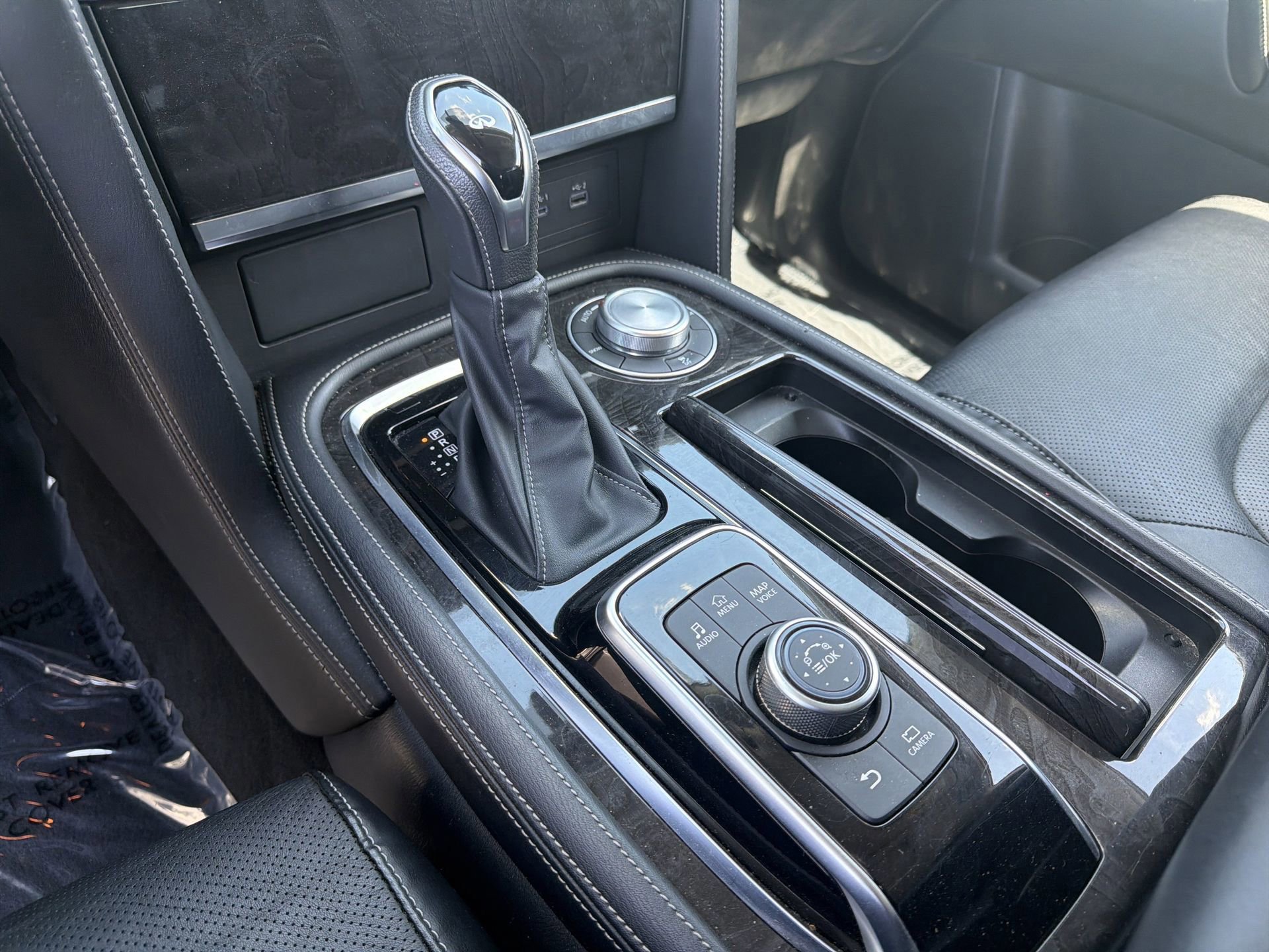 Used 2024 INFINITI QX80 Luxe AWD/4WD image 16