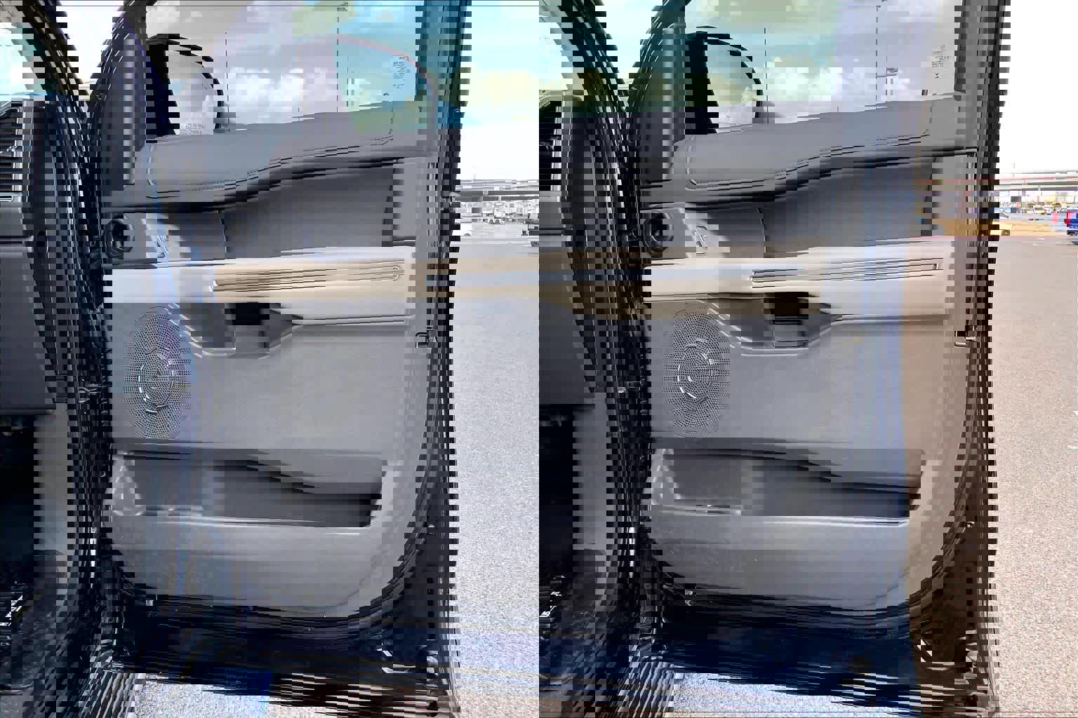 Certified 2021 Ford Expedition Max XLT image 23