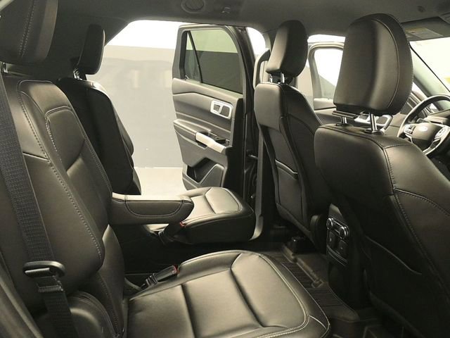 Certified 2022 Ford Explorer XLT w/ Equipment Group 202A image 17