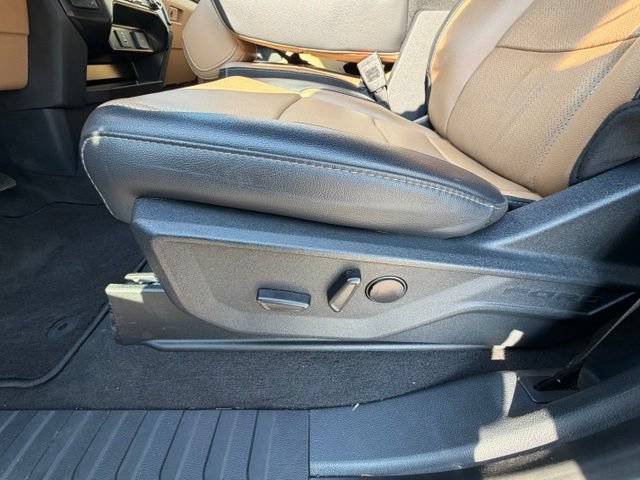 Certified 2025 Ford F450 Lariat w/ FX4 Off-Road Package AWD/4WD image 9