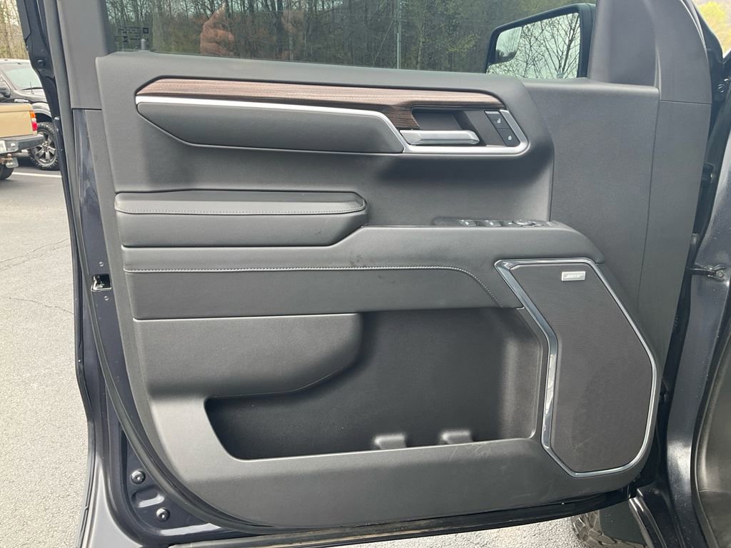 Used 2024 Chevrolet Silverado 1500 LT Trail Boss w/ Convenience Package II image 17