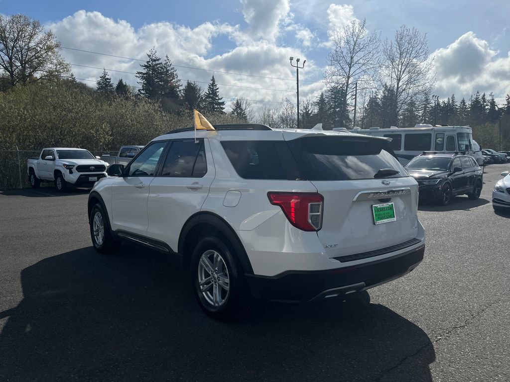 Certified 2024 Ford Explorer XLT w/ Equipment Group 202A AWD/4WD image 5
