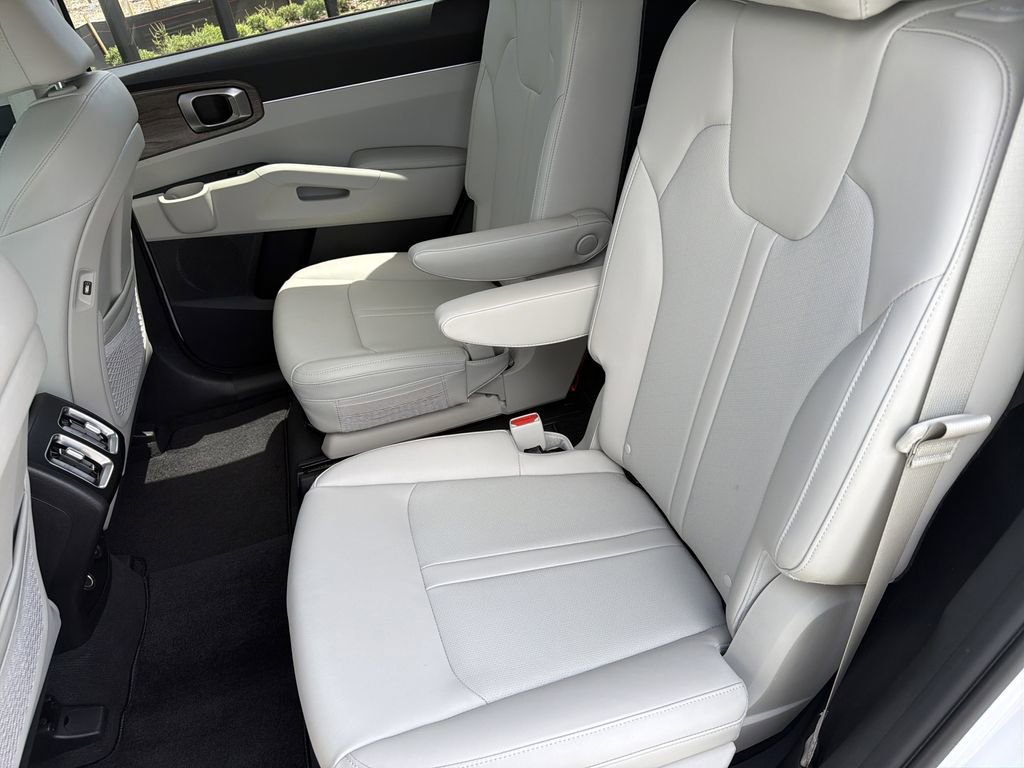 Used 2023 Kia Sorento EX FWD image 19