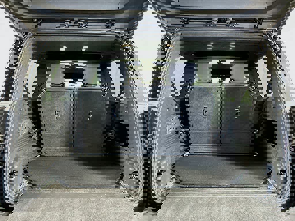 Used 2025 Rivian R1S Adventure image 24