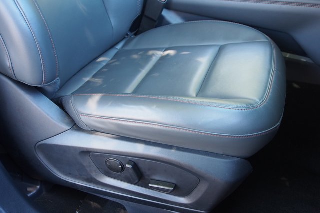 Certified 2025 Ford Explorer Active w/ Active Comfort Package AWD/4WD image 12