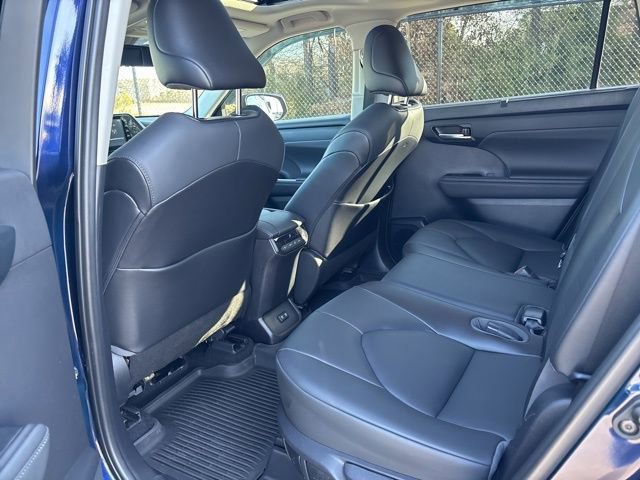 Used 2021 Toyota Highlander XLE image 14