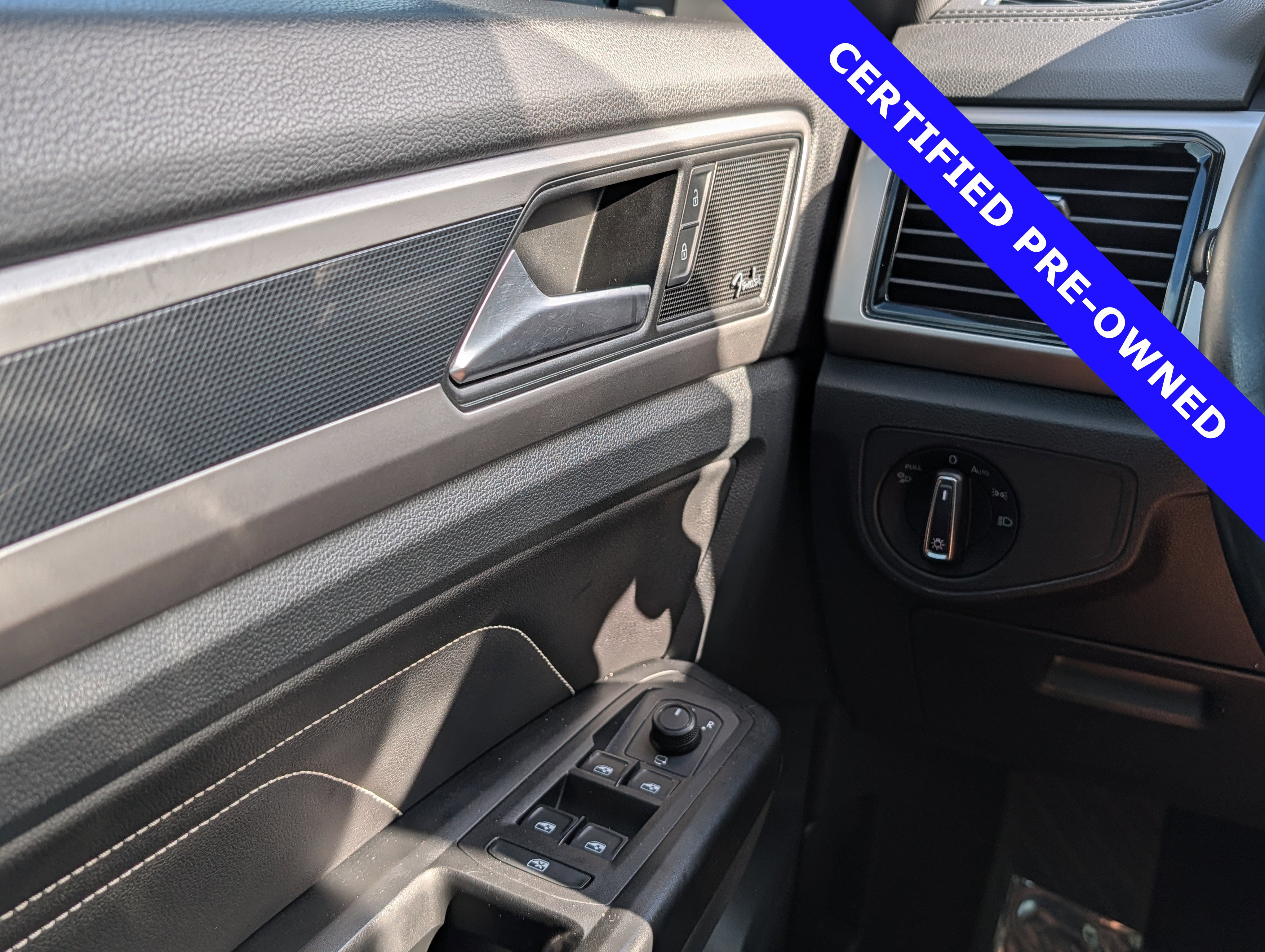 Used 2020 Volkswagen Atlas Cross Sport SEL Premium AWD/4WD image 25
