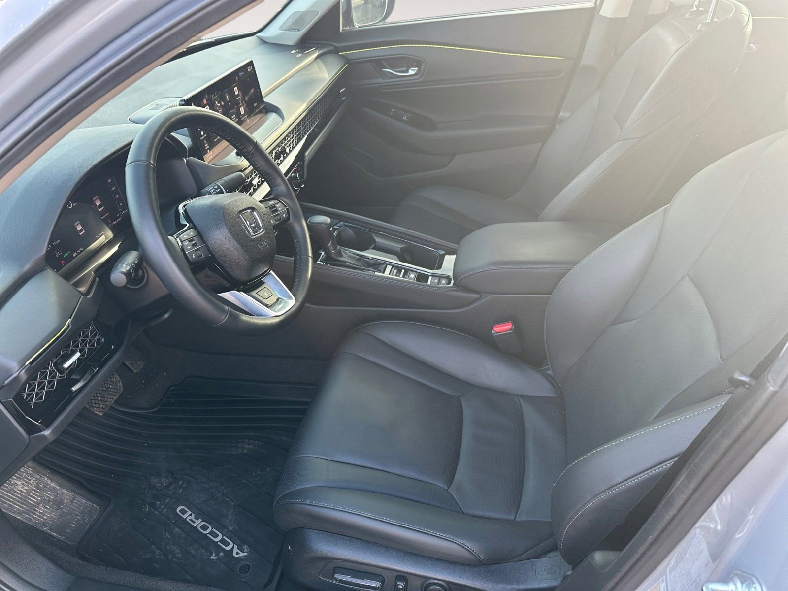 Used 2025 Honda Accord Touring image 9