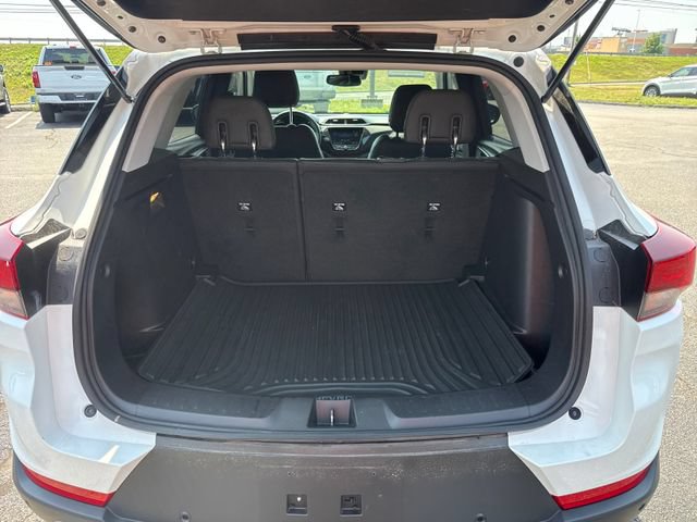 Used 2021 Chevrolet TrailBlazer LT w/ Premium Seating Package AWD/4WD image 14