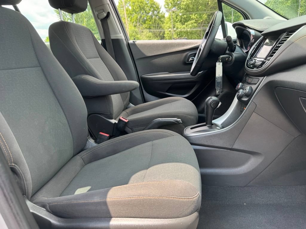 Used 2018 Chevrolet Trax LS AWD/4WD image 13