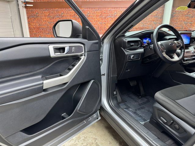 Certified 2022 Ford Explorer XLT image 10