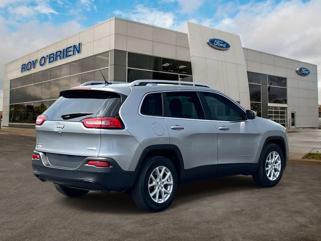 Used 2017 Jeep Cherokee Latitude w/ Safety/Convenience Group AWD/4WD image 4