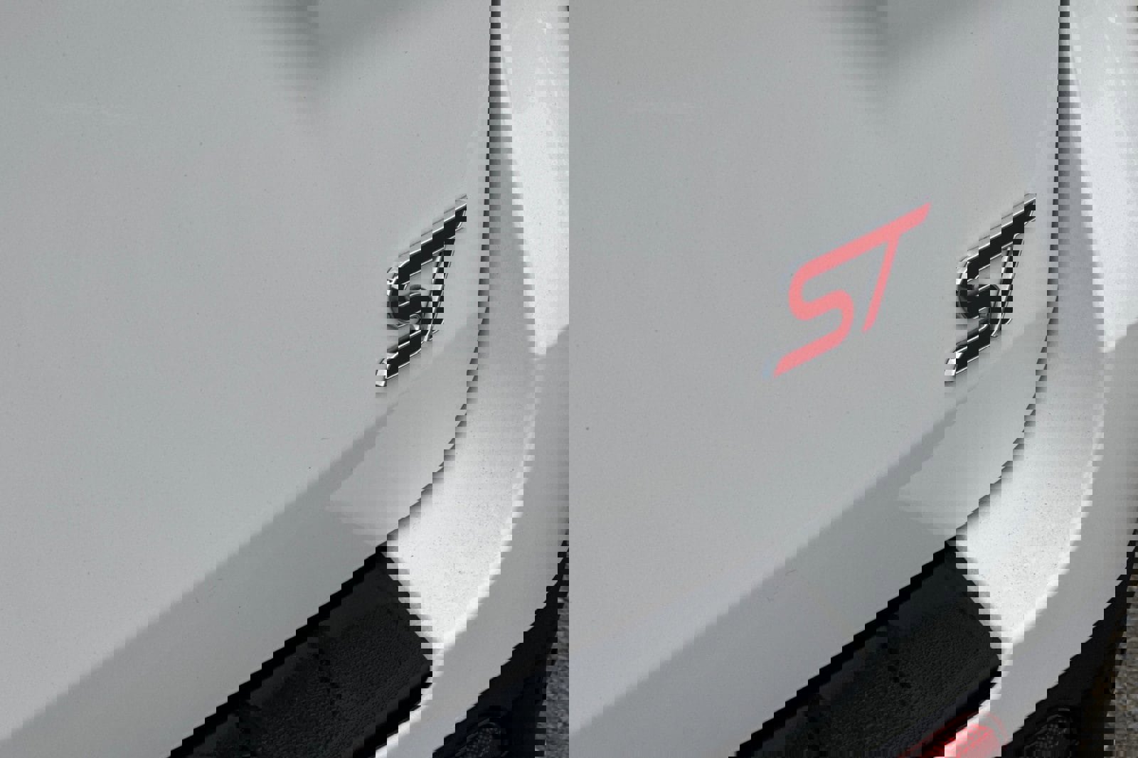 Certified 2022 Ford Explorer ST w/ ST Street Pack image 28