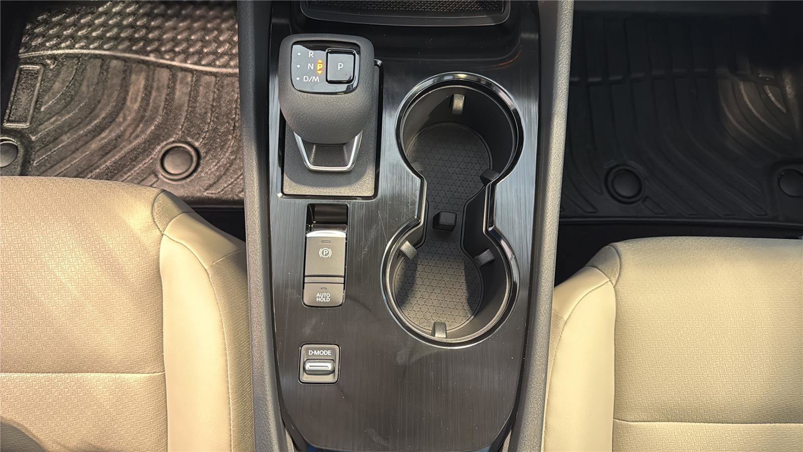 Used 2024 Nissan Rogue SV w/ SV Premium Package FWD image 23