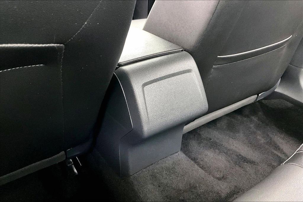 Used 2024 Volkswagen Jetta SE FWD image 32