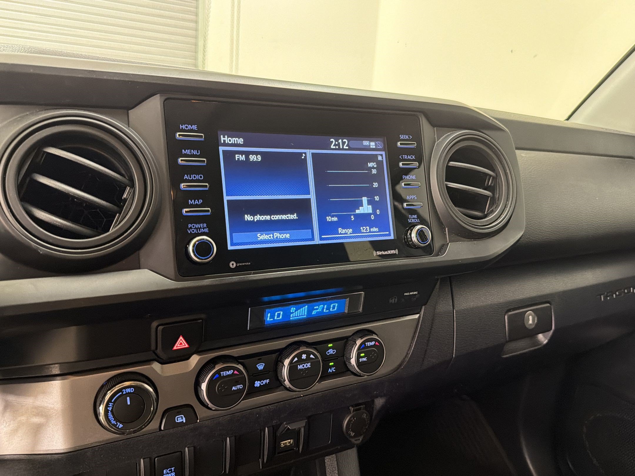 Used 2022 Toyota Tacoma SR AWD/4WD image 18