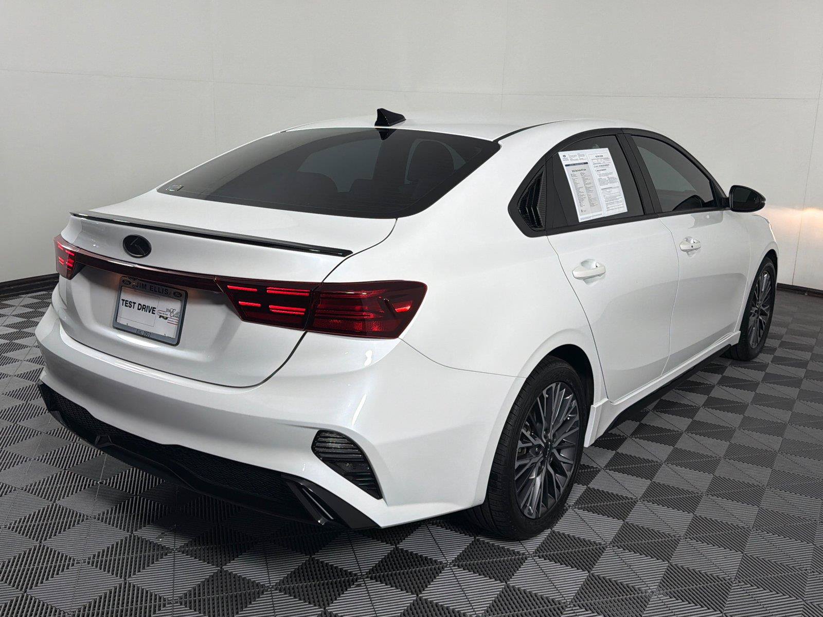 Used 2022 Kia Forte GT-Line w/ GT-Line Technology Package FWD image 7
