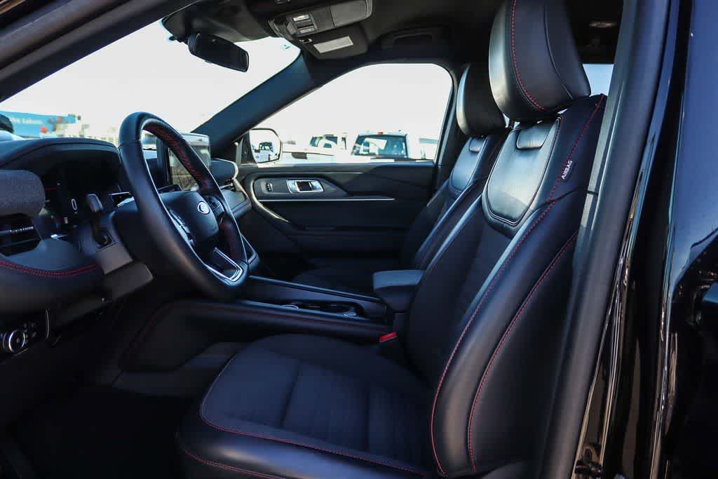 Certified 2025 Ford Explorer ST-Line w/ ST-Line Street Pack AWD/4WD image 17