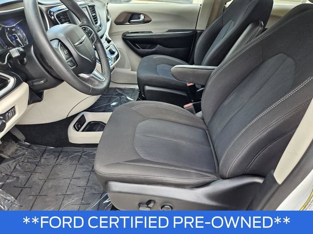 Used 2022 Chrysler Voyager LX FWD image 15