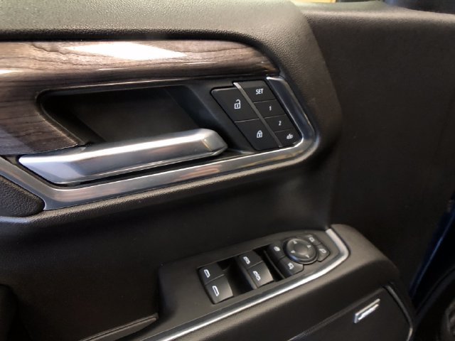 Used 2022 Chevrolet Silverado 1500 LTZ w/ Technology Package AWD/4WD image 12