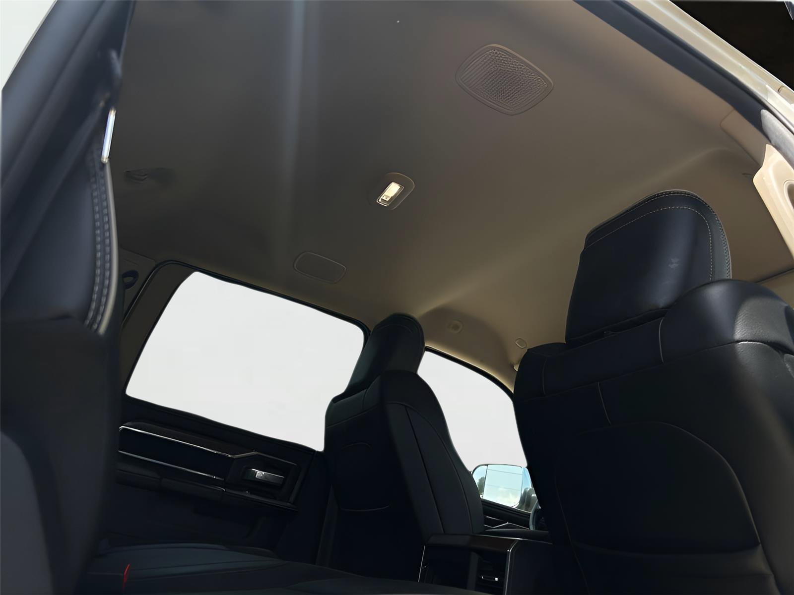 Used 2022 RAM 3500 Laramie AWD/4WD image 16