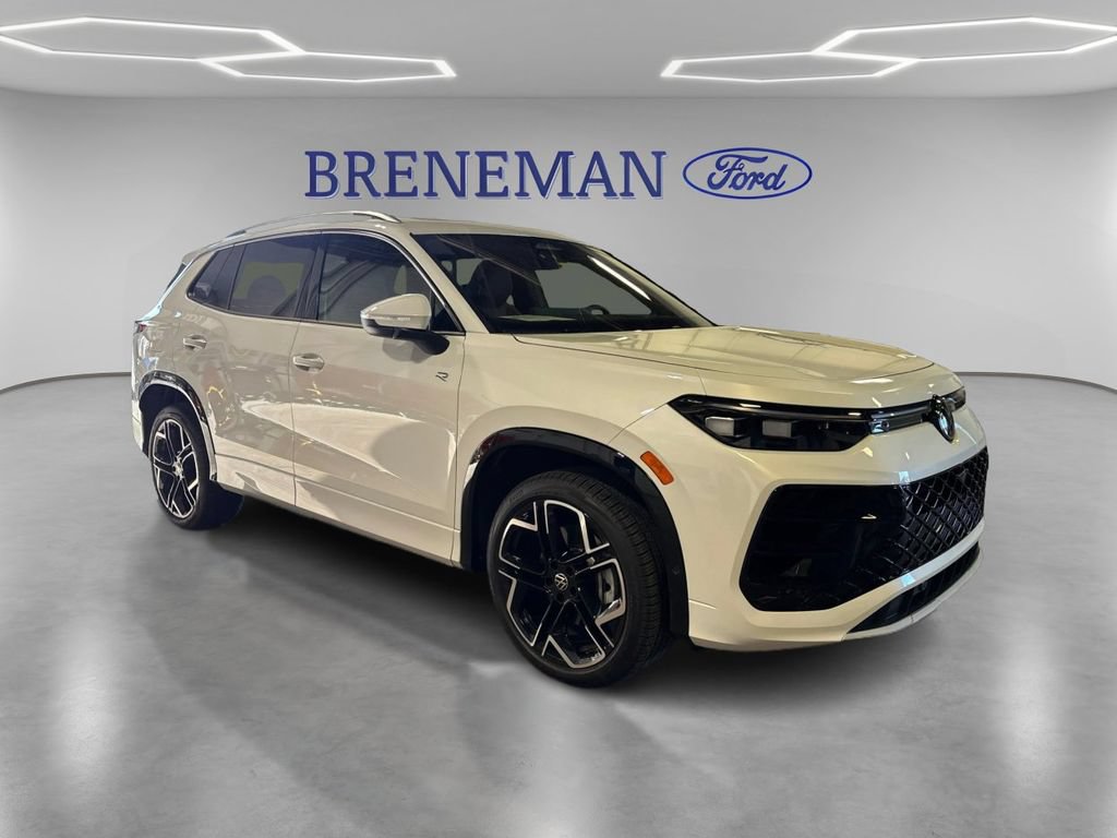 Used 2026 Volkswagen Tiguan SEL R-Line AWD/4WD image 3