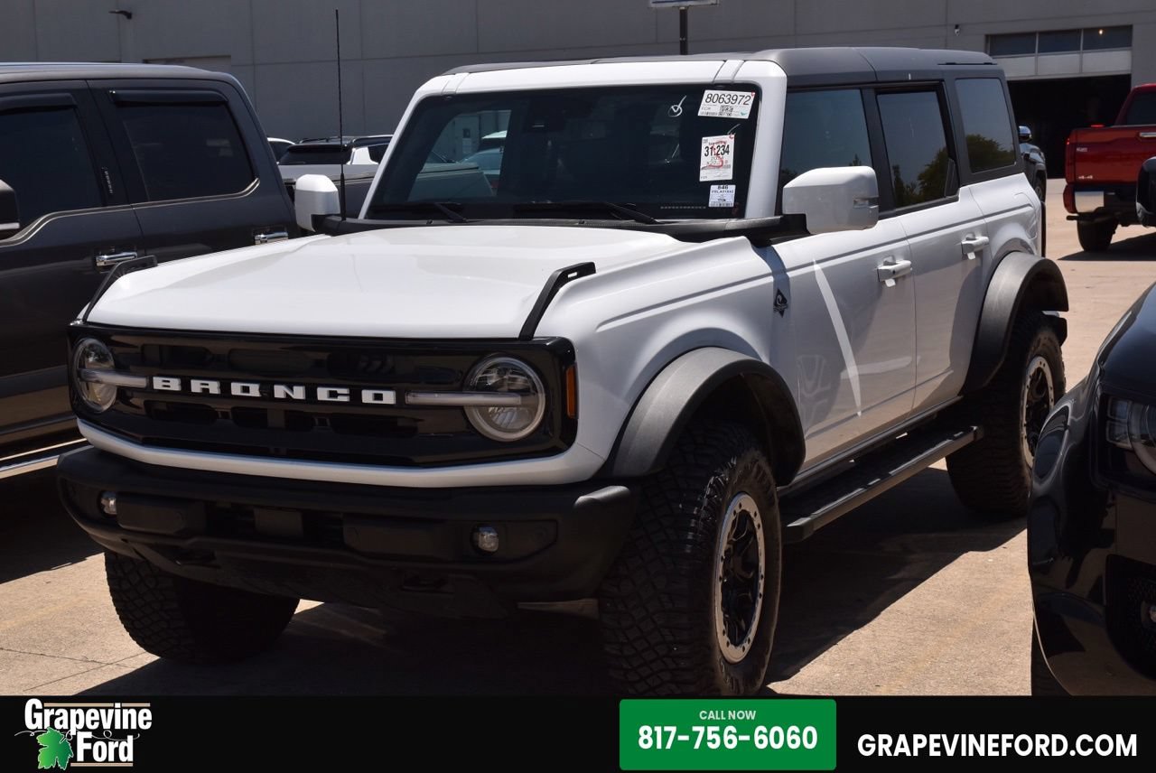 Certified 2024 Ford Bronco Outer Banks w/ Sasquatch Package AWD/4WD image 1