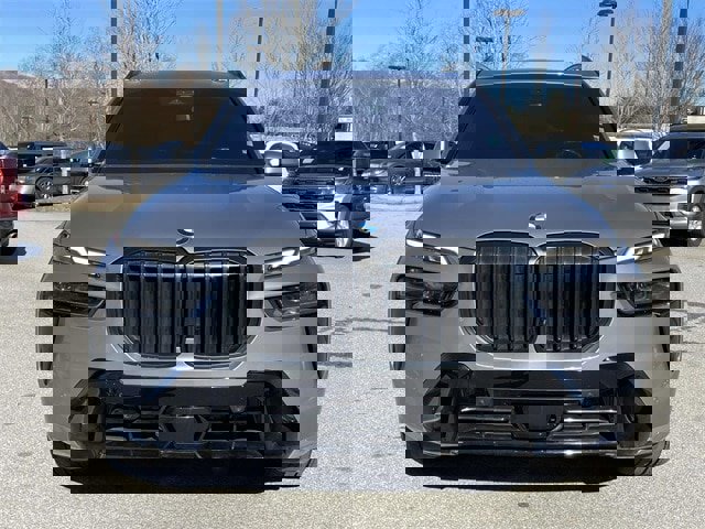 Used 2023 BMW X7 xDrive40i w/ Executive Package image 8