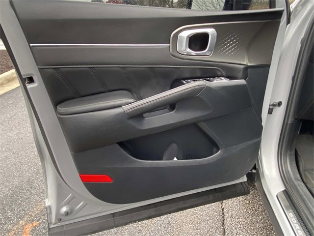 Used 2023 Kia Sorento SX image 17