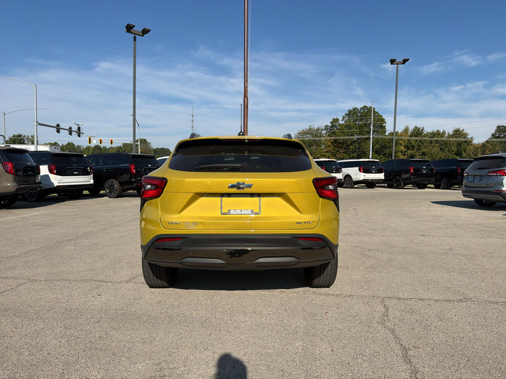 Used 2024 Chevrolet Trax ACTIV w/ Sunroof Package FWD image 6