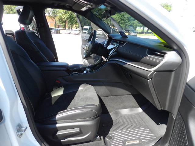 Used 2023 Jeep Grand Cherokee L Laredo AWD/4WD image 32