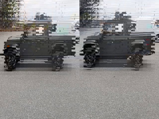 Used 2024 Jeep Gladiator Sport image 2