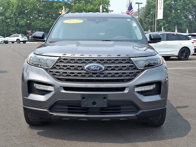 Certified 2022 Ford Explorer XLT w/ Equipment Group 202A AWD/4WD image 2