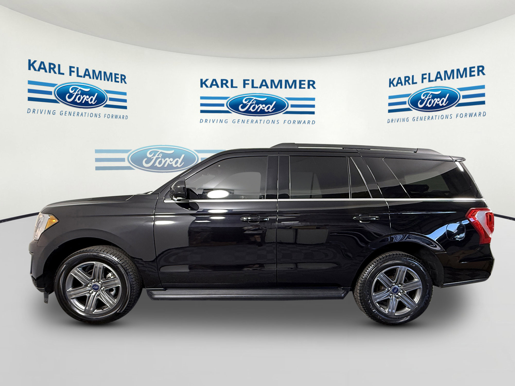 Certified 2021 Ford Expedition XLT w/ Black Accent Package image 5