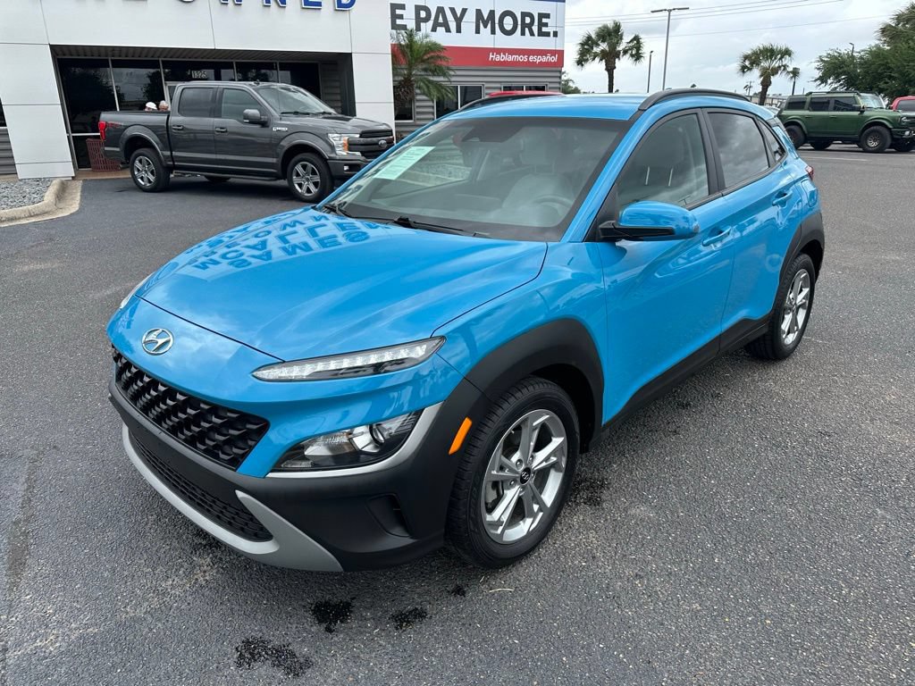 Used 2023 Hyundai Kona SEL FWD image 2