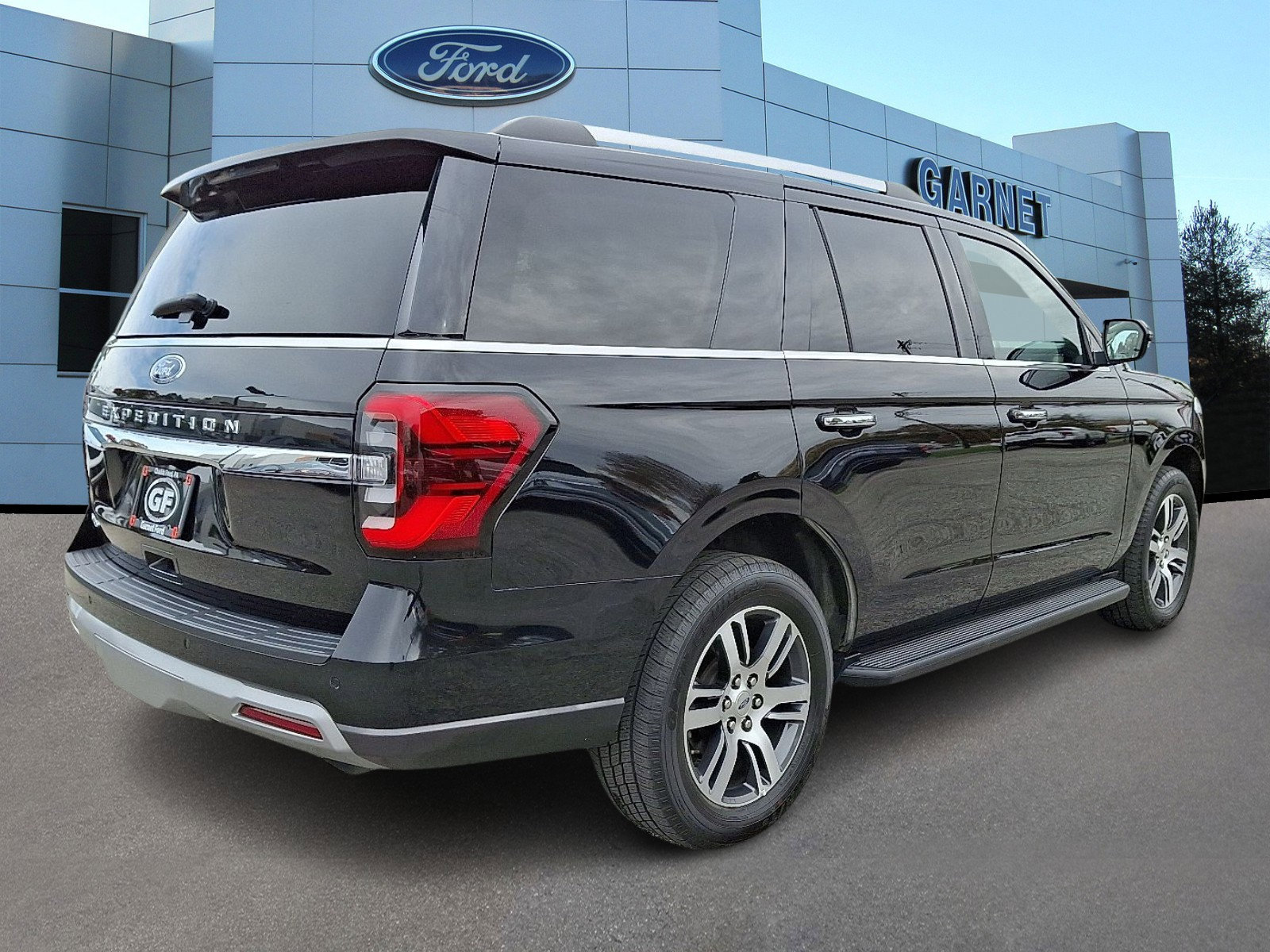 Certified 2024 Ford Expedition Limited AWD/4WD image 8
