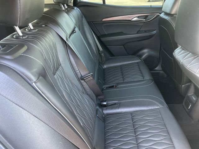Used 2021 Buick Envision Avenir w/ Technology Package II image 24
