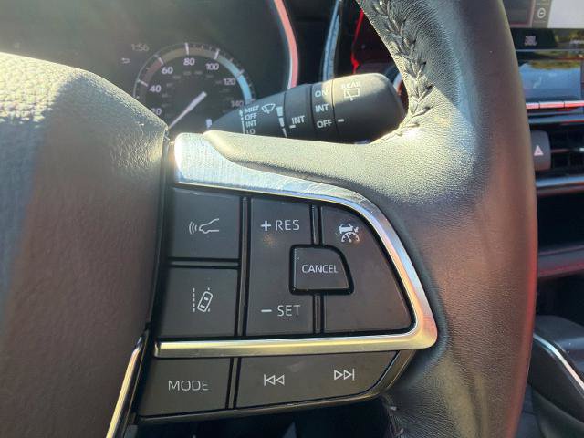 Used 2021 Toyota Highlander XSE AWD/4WD image 18