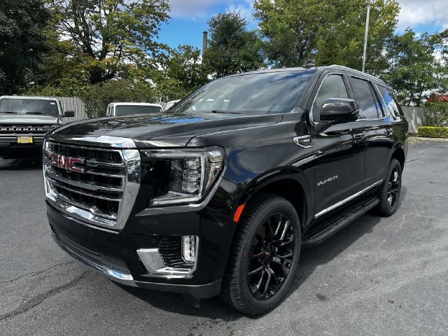Used 2023 GMC Yukon SLT w/ SLT Premium Package AWD/4WD image 9