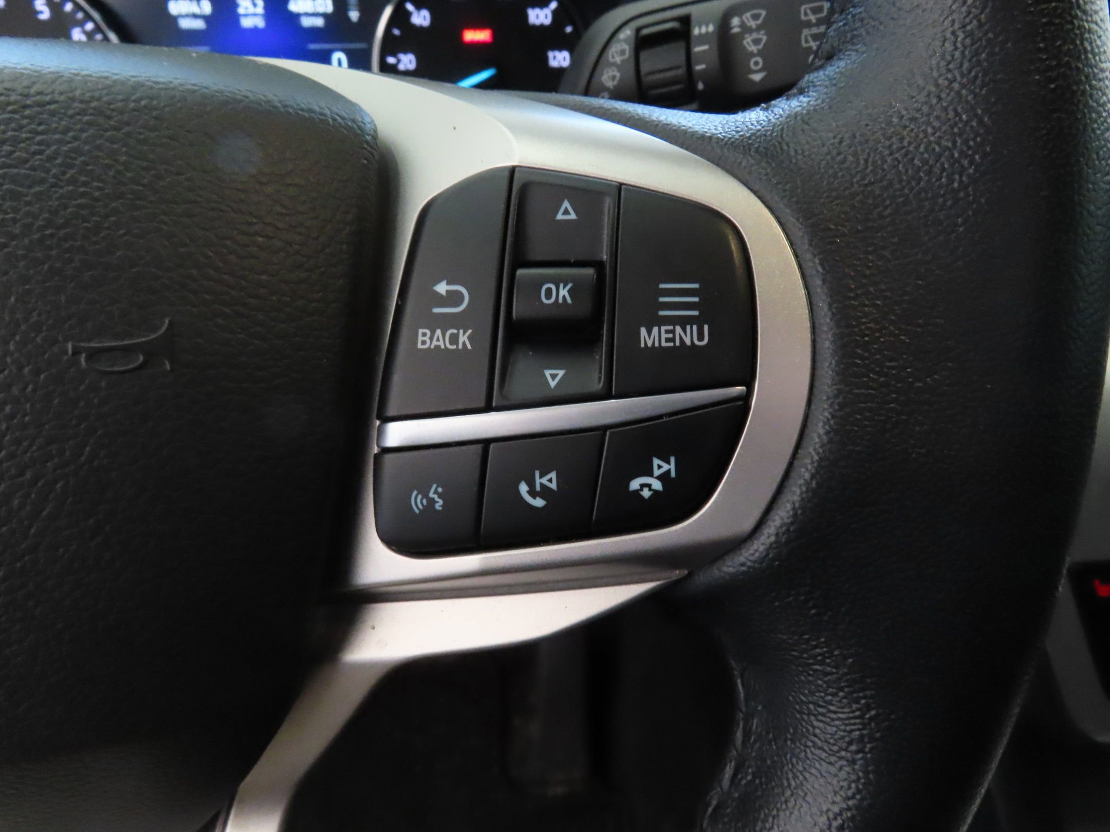 Certified 2022 Ford Explorer XLT image 17