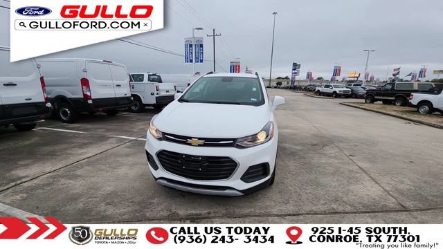 Used 2017 Chevrolet Trax LT w/ LT Convenience Package FWD image 3