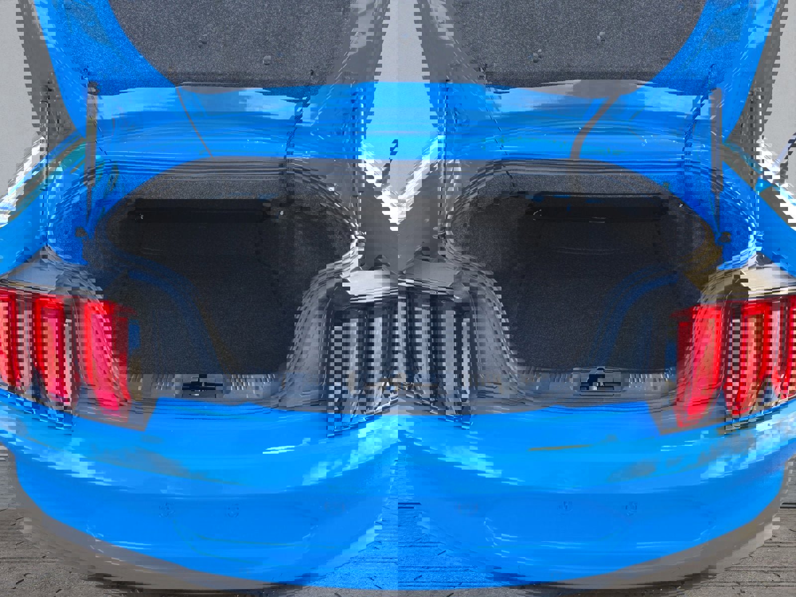 Certified 2022 Ford Mustang Convertible w/ Equipment Group 101A image 26