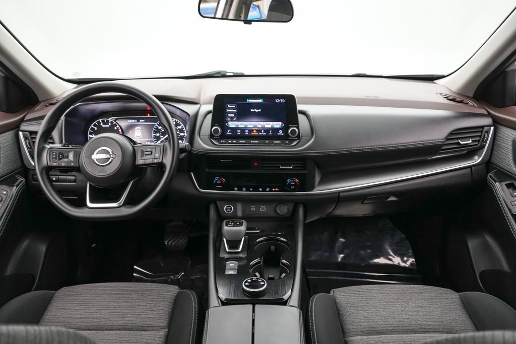 Used 2023 Nissan Rogue SV AWD/4WD image 14