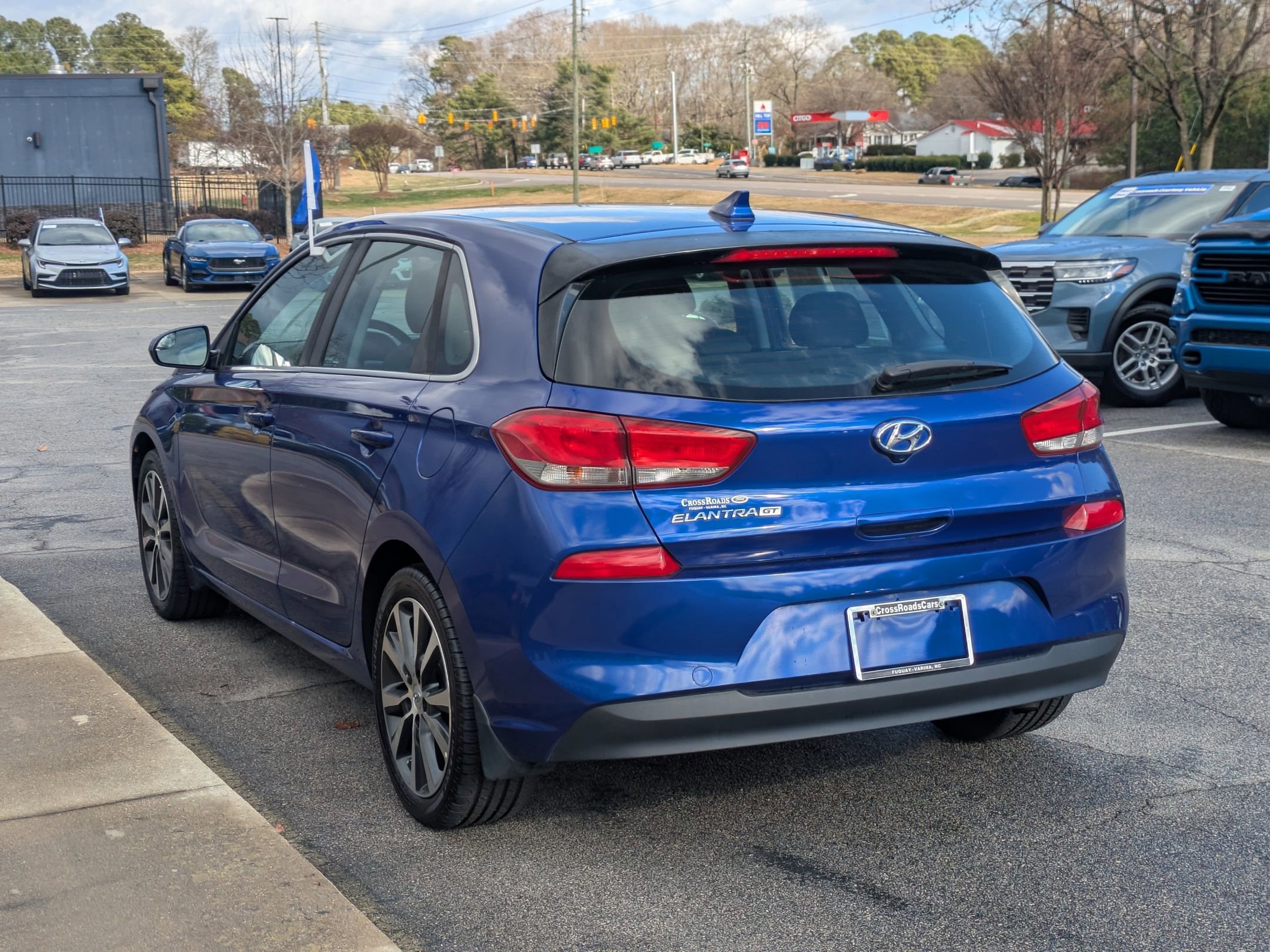 Used 2018 Hyundai Elantra GT image 2