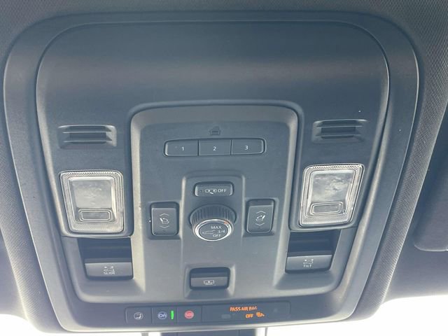 Used 2021 Chevrolet Suburban Premier w/ Premium Package AWD/4WD image 25