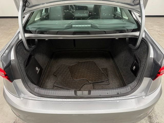 Used 2021 Volkswagen Jetta SEL FWD image 36