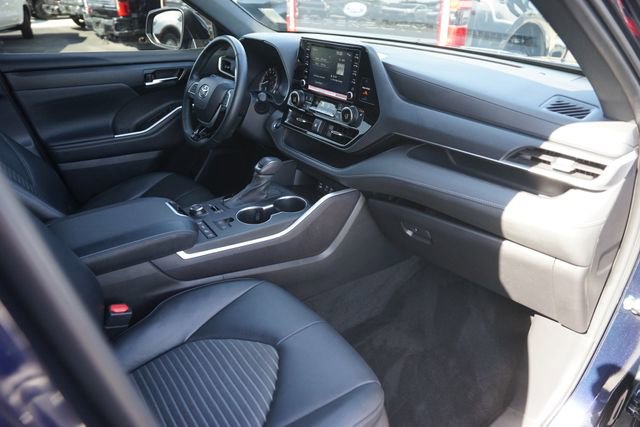 Used 2022 Toyota Highlander XSE AWD/4WD image 20
