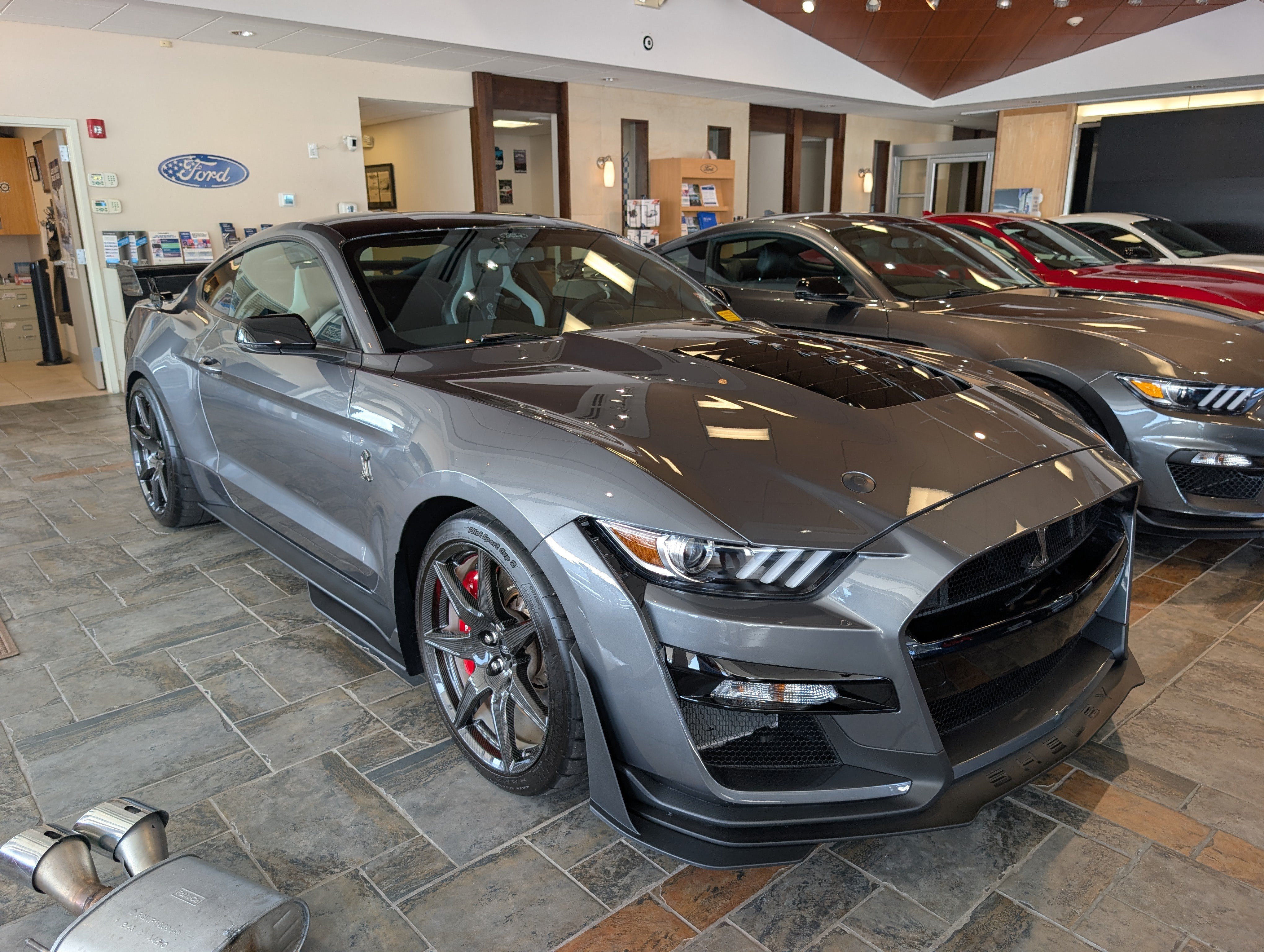 Certified 2021 Ford Mustang Shelby GT500 w/ Carbon Fiber Track Pack RWD image 7