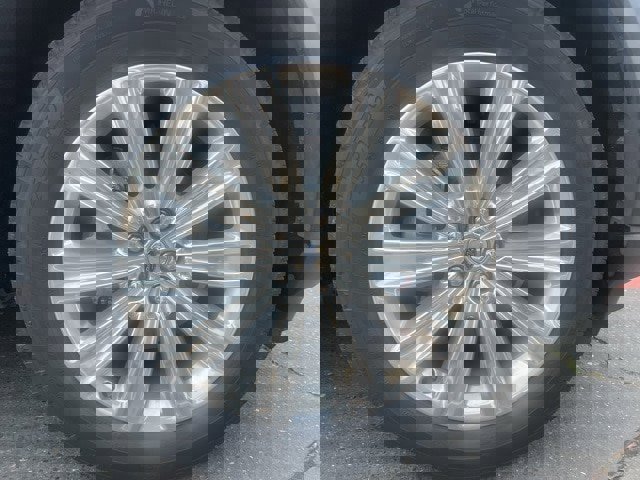 Certified 2020 Ford Explorer Limited w/ Class III Trailer Tow Package image 4