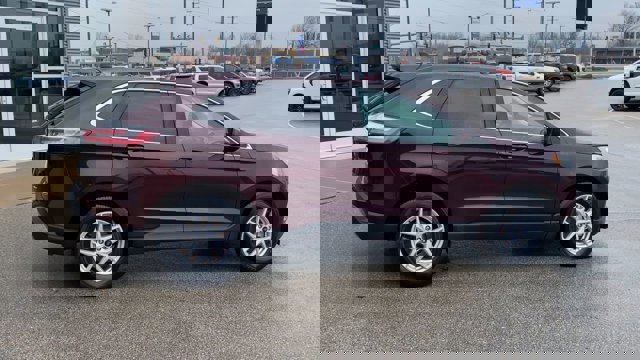 Certified 2024 Ford Edge SEL w/ Convenience Package AWD/4WD image 2